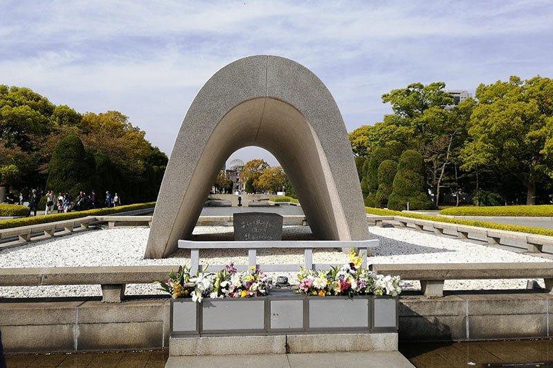 monumento-paz-hiroshima-galeria-relatos-el-tesoro-sandra-restrepo
